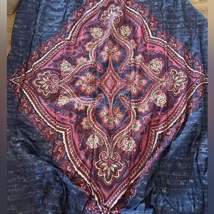 Mainstays full comforter with 2 pillow covers